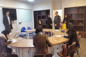 بازدید رئیس دانشگاه از جلسه امتحانات